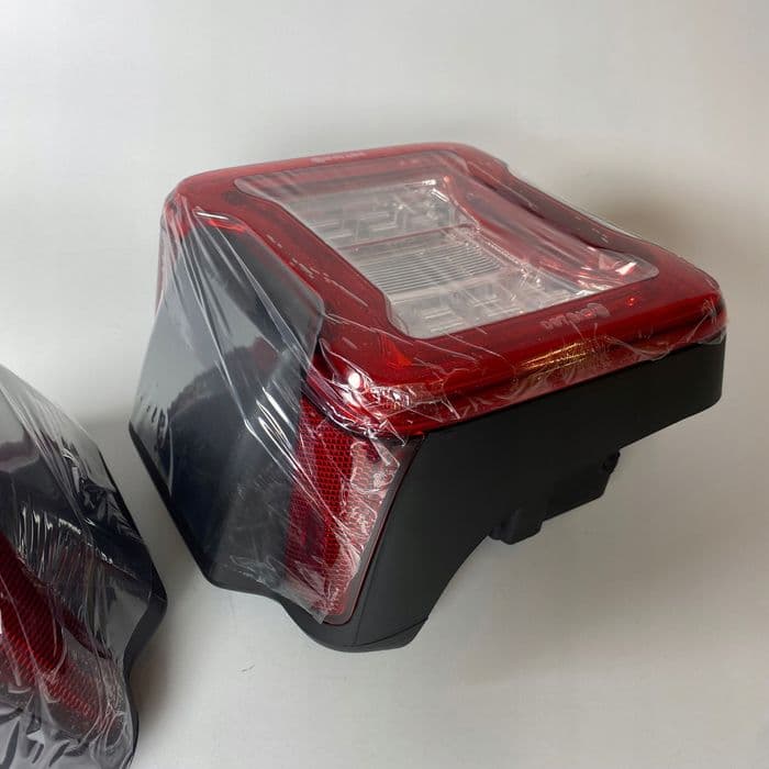 tylne światła lampy led jeep wrangler jl 2018+ clear 02/25