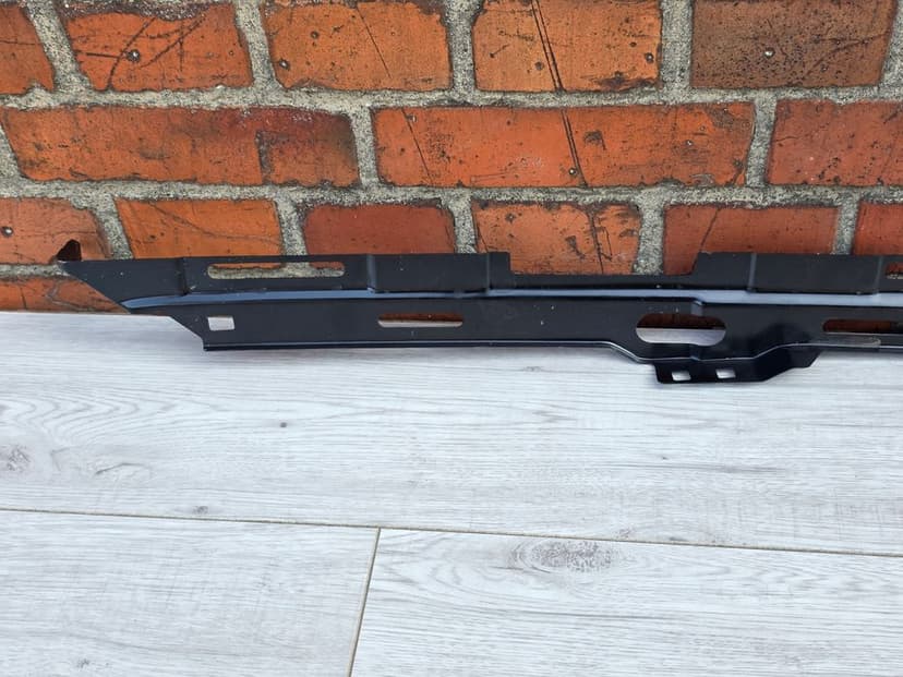 mocowanie błotnika lewe land rover defender l663 ii lr131596 l8b2-1651-aa