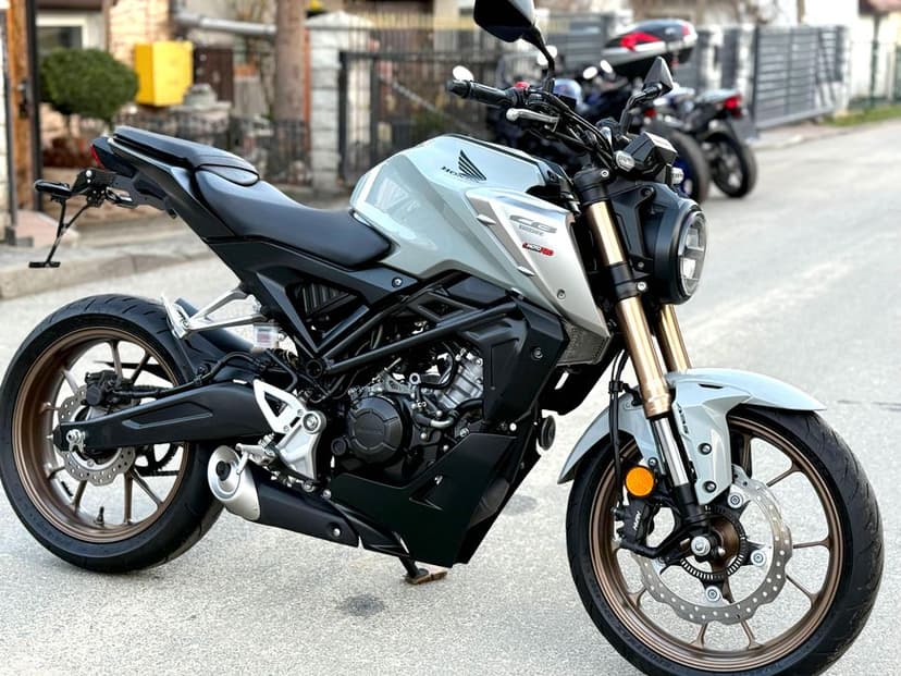 Honda CB125R CB125 CB 125R CB 125 - Niemcy - Lift 15KM - CB