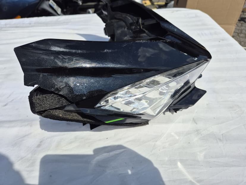 Lampa Reflektor z Owiewką Kawasaki Ninja 400