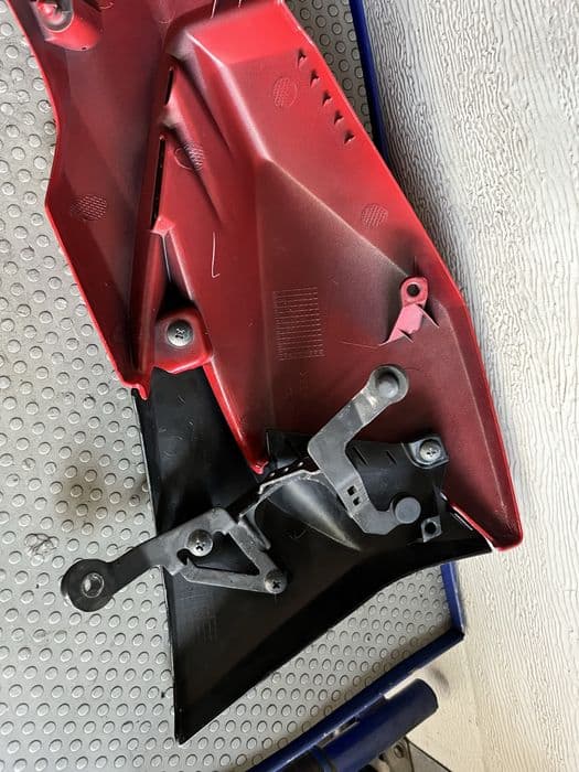 Boczek lewy owiewka kawasaki z 900