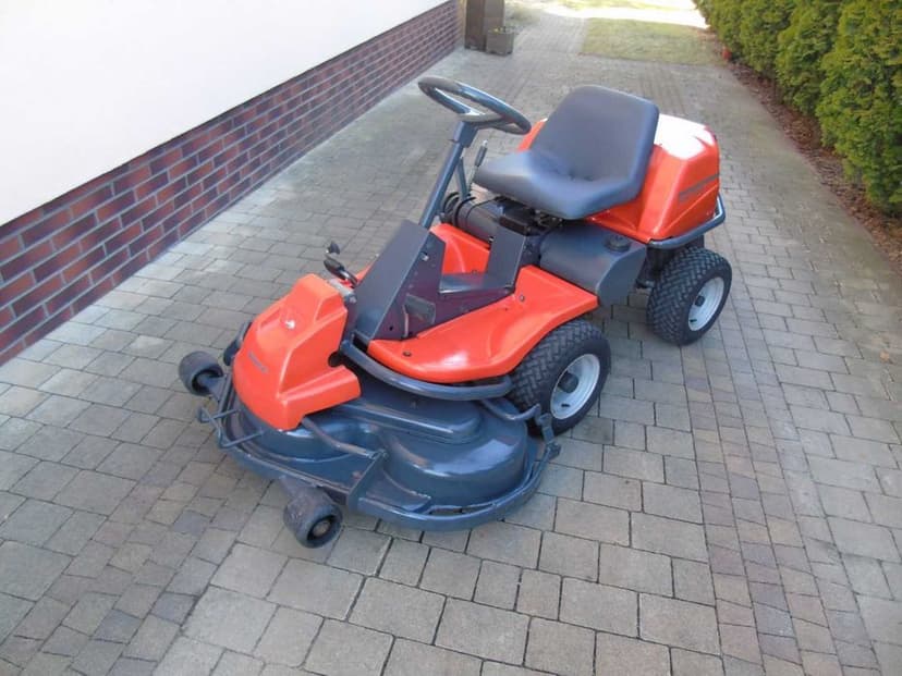 Traktorek kosiarka HUSQVARNA RIDER 15v2  2cylindrowy hydro PO SERWISIE