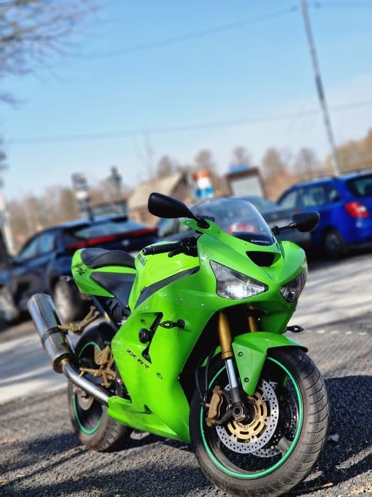 Kawasaki zx6r 636 6 lat w jednych rękach