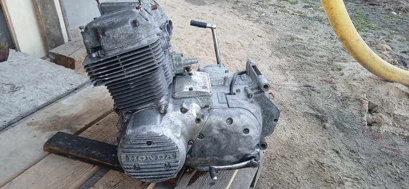 Honda CB 750 four K7 1977 rama i silnik K4 1974 rok.