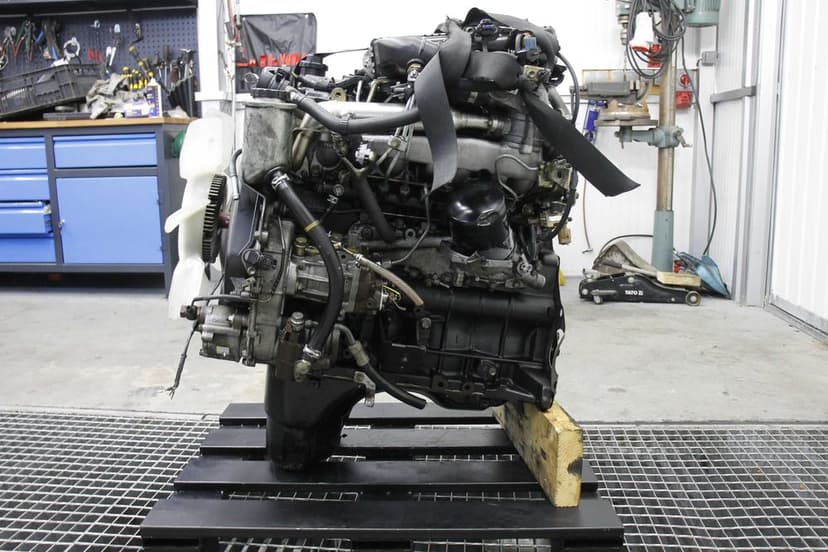 Silnik Toyota Hilux Land Cruiser 3.0 d4d Pompa turbina wtryski komplet