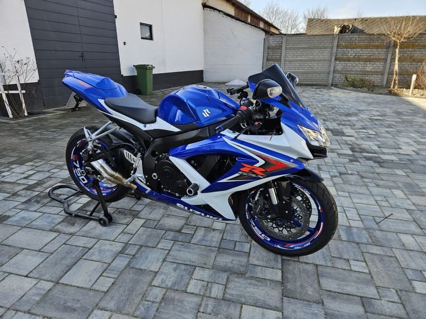 Suzuki GSXR 750 K9