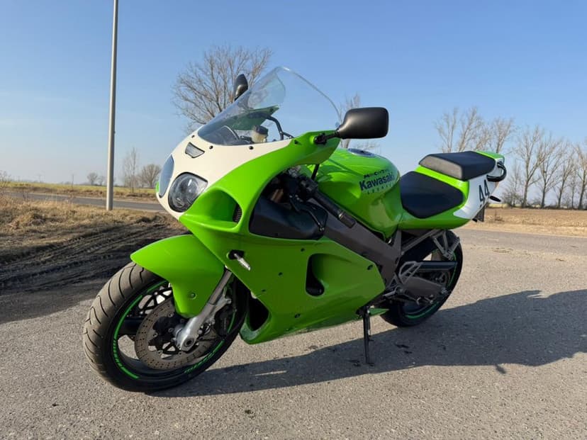 Kawasaki ZX-7R 750 Ninja