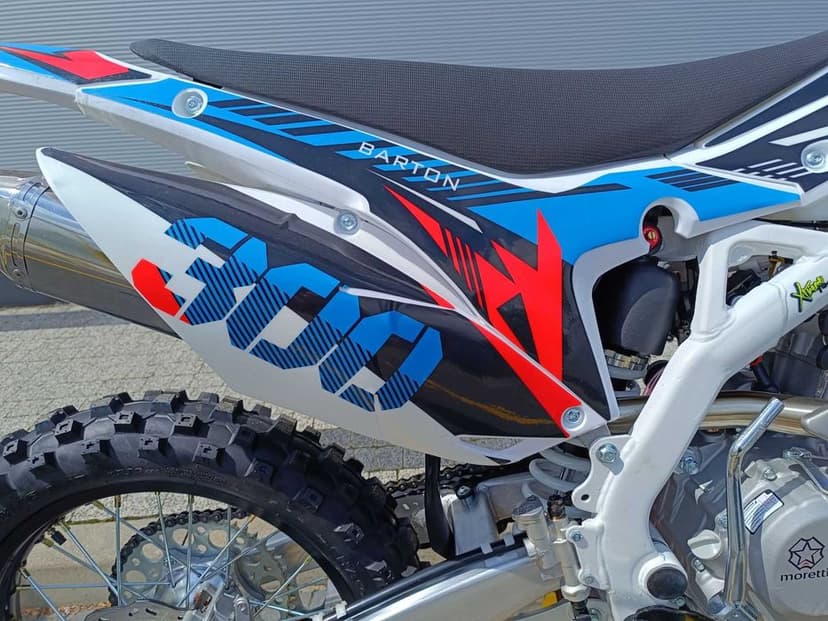 Cross Barton NXT 300 ciecz 21/18" lampa kiwak Raty Dostawa