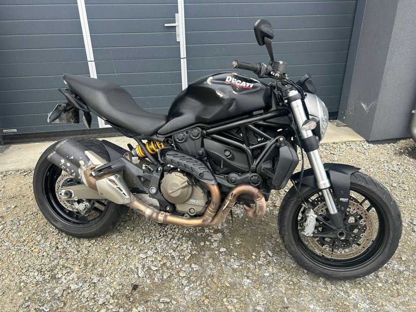Ducati Monster 821 15 rok