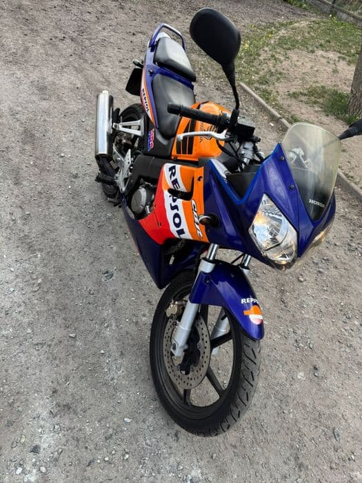 Honda cbr 125cm.