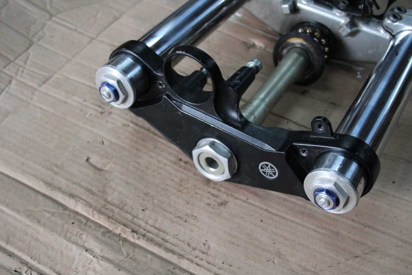 Lagi Półki Laga Sztyca PROSTE SPRAWNE Yamaha R6 RJ05 RJ09 5SL 03-05