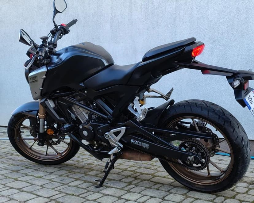 Honda cb 125R   22r super stan  Ledy