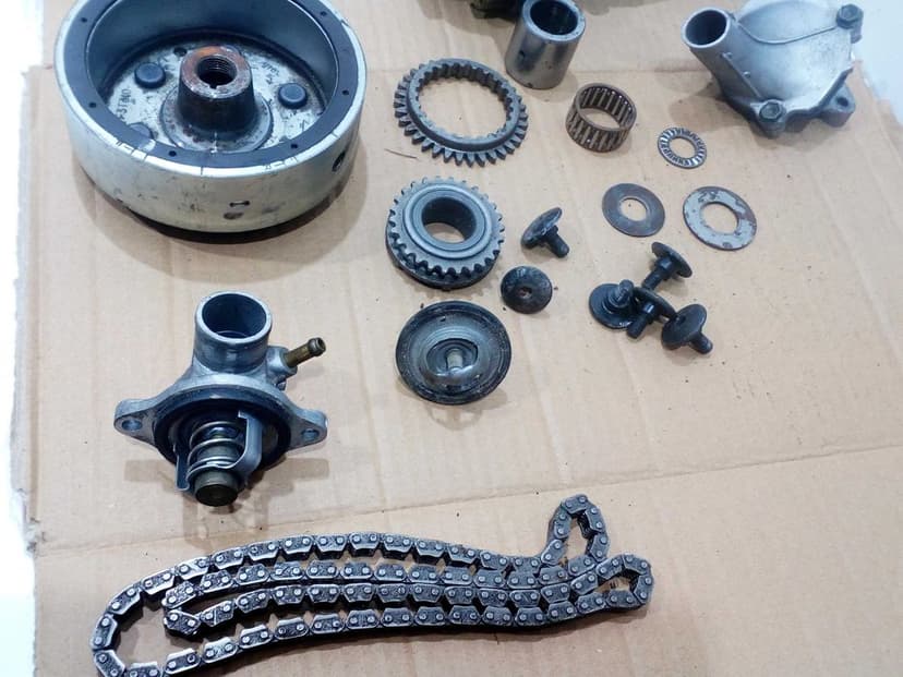 Suzuki GSXR 750 SRAD GSX R wał kartery tłoki cylindry silnik na części