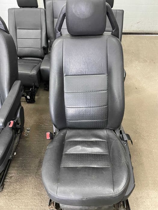Fotele KPL 3 Rzędy Grzane Wentylowane Skóra Land Rover Discovery III