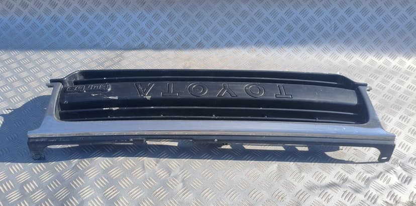 atrapa chłodnicy grill TOYOTA Land Crusier HDJ80