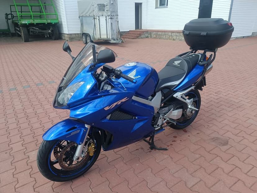 Honda VFR800 – zadbana, z historią, serwis ASO