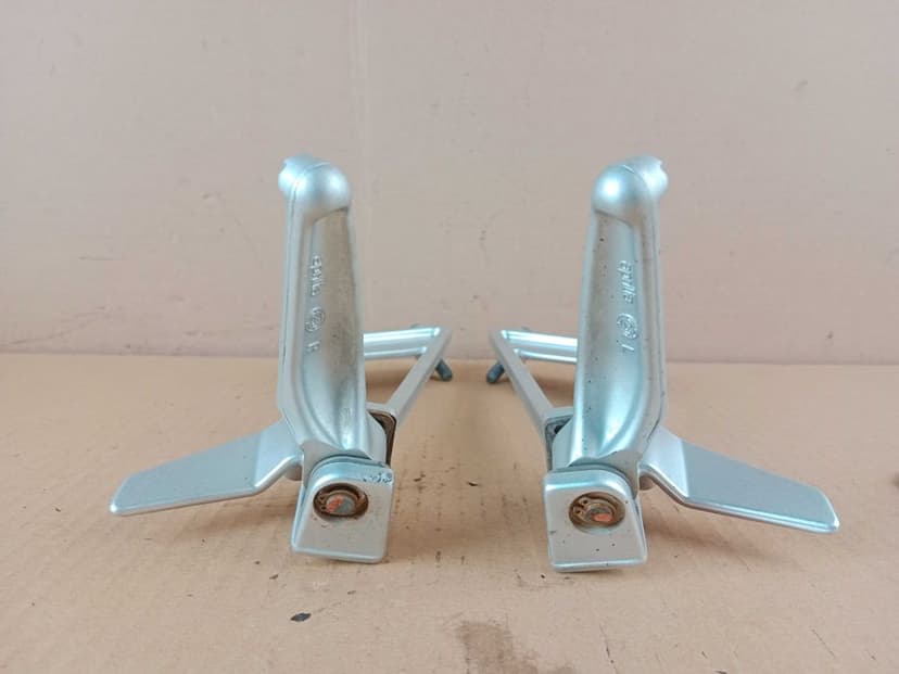 Aprilia RS 660 Sety Pasażera Set Prawy Lewy Podnóżki Podnóżek Tył