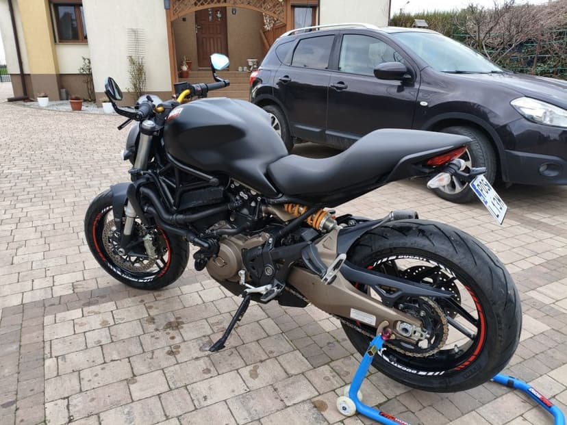 Ducati Monster 821