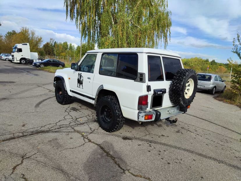 Nissan Patrol Y60 GR 2.8 TD 116KM _ Francja