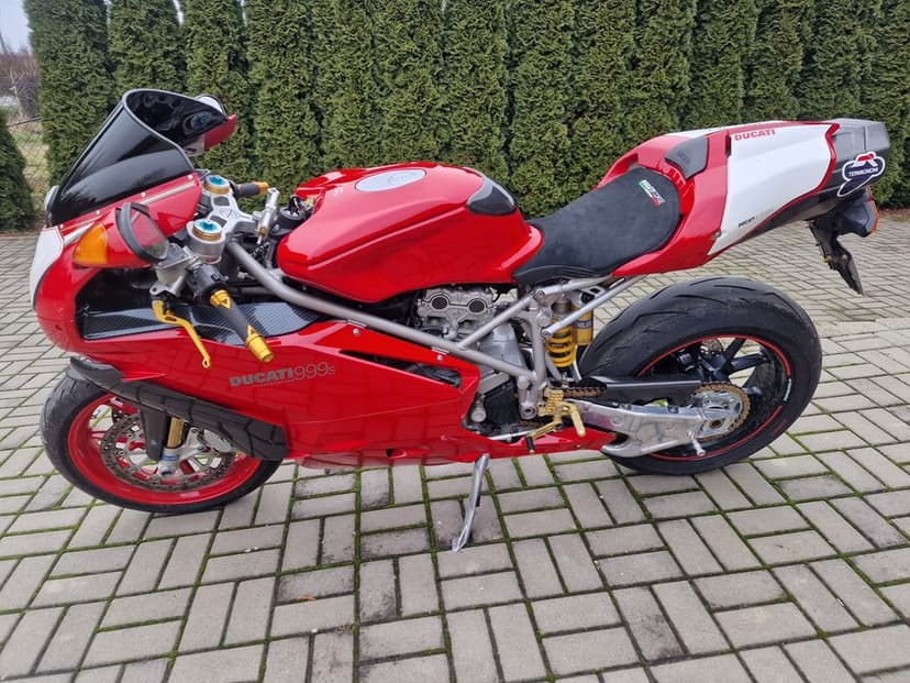 Ducati 999 S.  Bezwypadkowy.