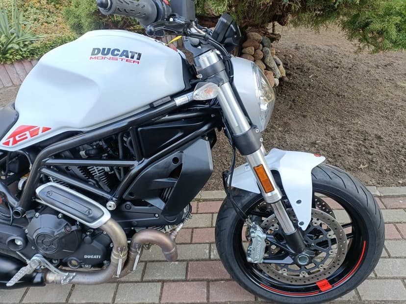 DUCATI MONSTER 797 Rok 2019 54 kW  ABS