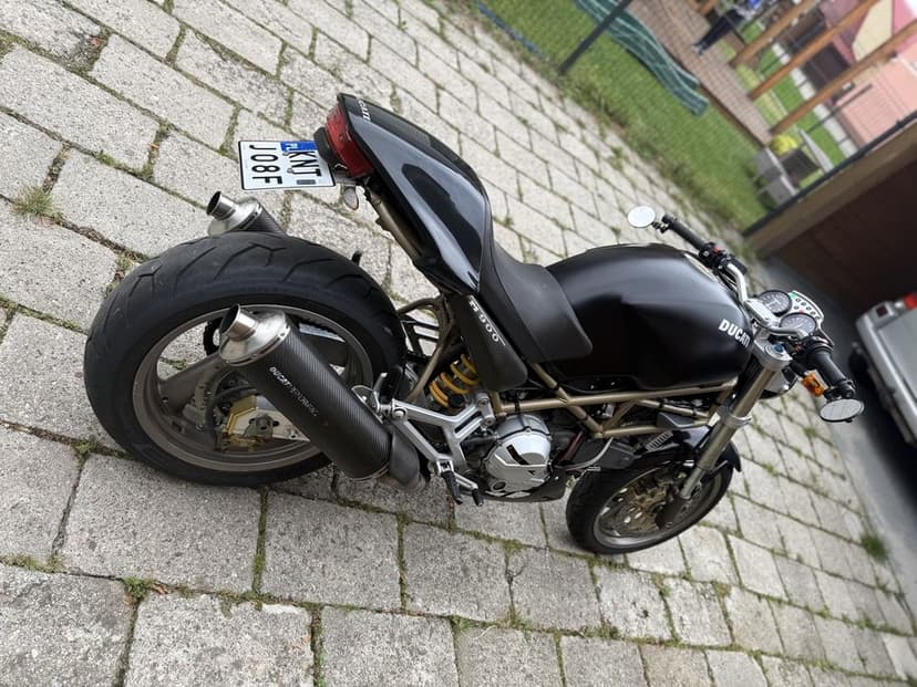 Ducati Monster 900