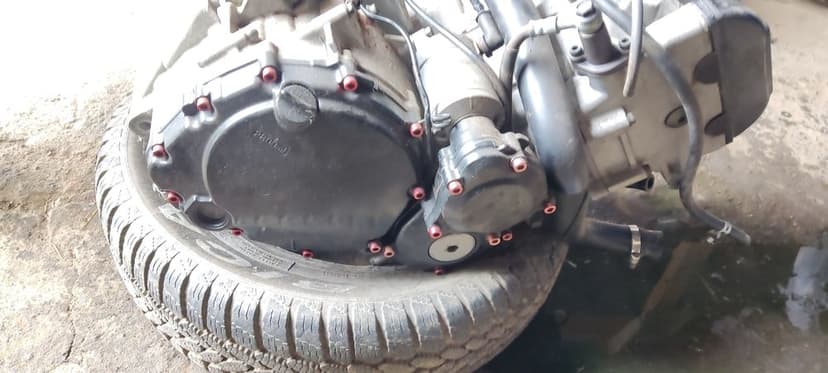 Suzuki GSX-R 750 K2 silnik