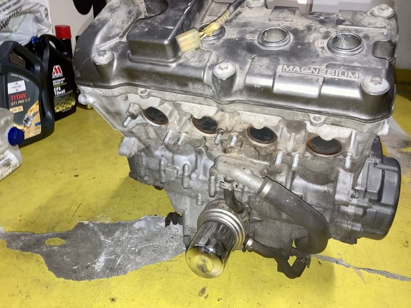 Części honda cbr900rr 1996