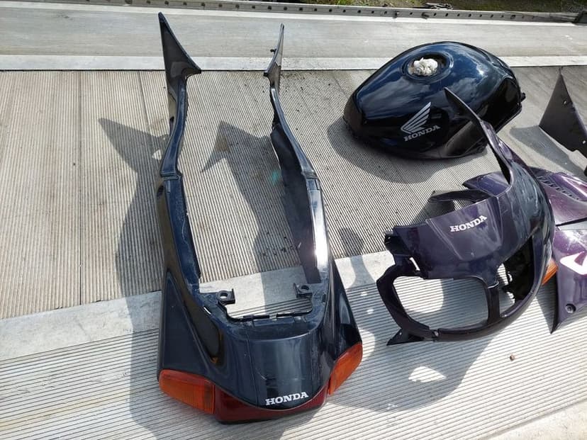 honda vfr 750 rc36 czasza owiewka ogon zbiornik bok boczek pług