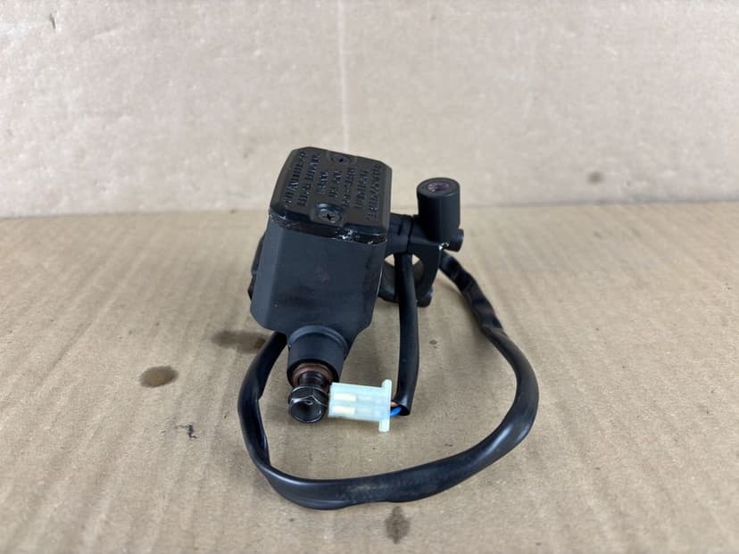 Ducati Monster 821 Pompa Hamulcowa Przód Przednia BREMBO