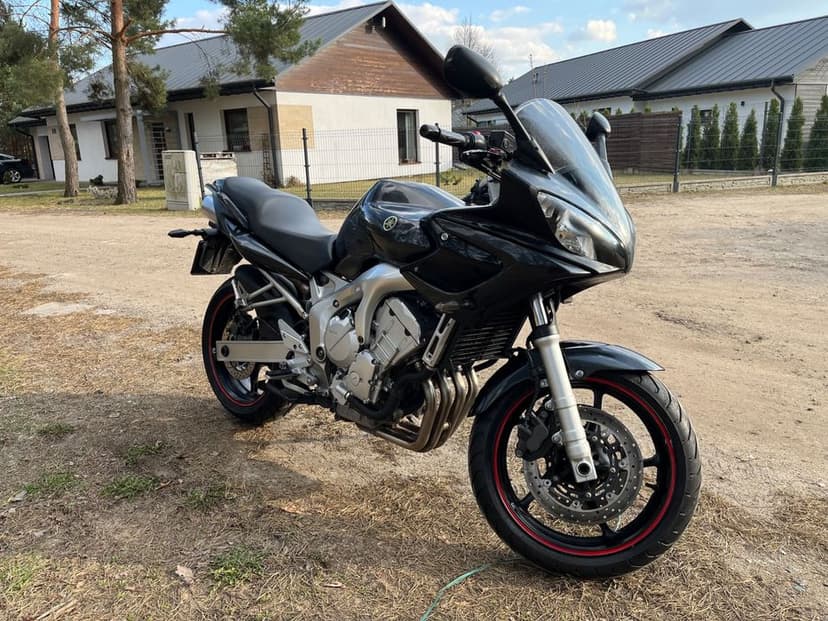 Motocykl Yamaha fz6s