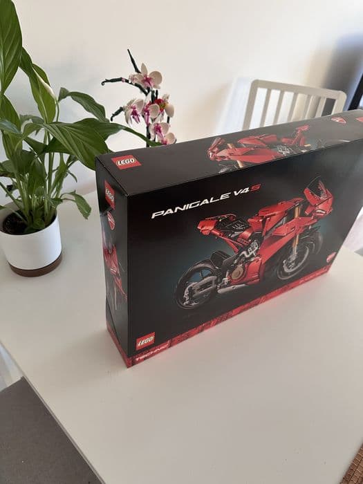 LEGO Technic 42202 - Motocykl Ducati Panigale V4 S - NOWY