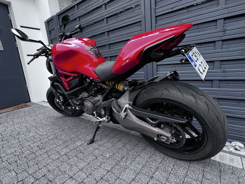 Ducati monster 821