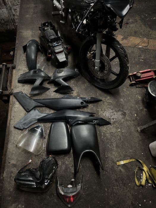 Honda cbr125r jc34 do lakierowania