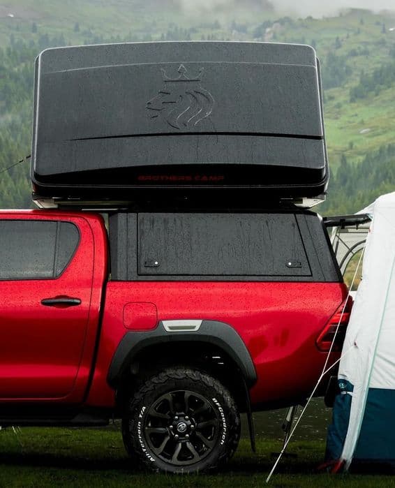 Hardtop zabudowa paki stalowa Toyota Hilux powłoka LINE-X