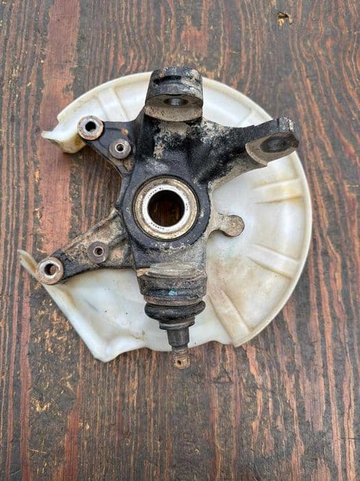Honda TRX 420 / 500 / 520 Foreman zwrotnica prawa przod kola piasta OEM 2014-2024