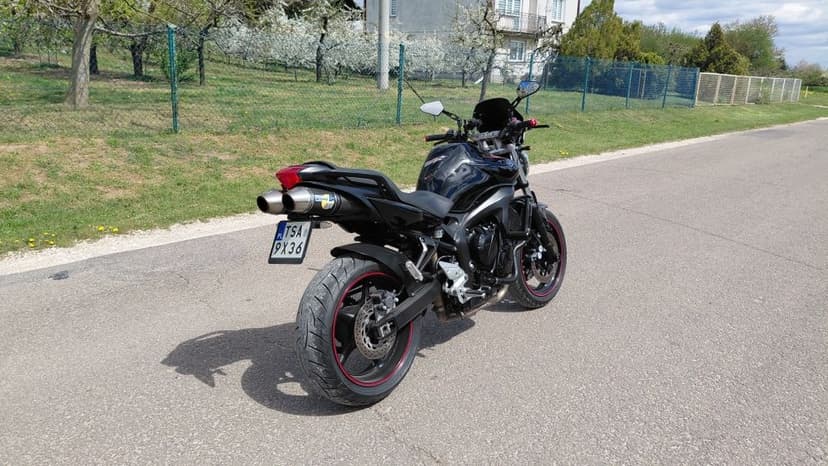 **Piękna **Zadbana **Bez wkładu **Yamaha**  Fz6** S2**