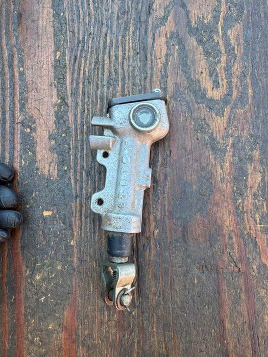 nissin pompa tyl hamulca hamulcowa kawasaki kxf klx 250 / 450 r 10-23