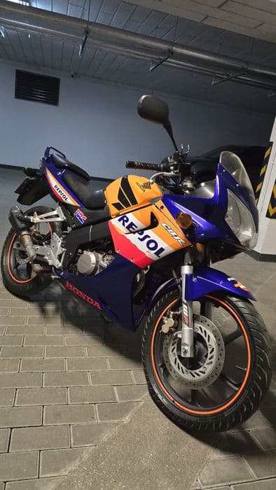 Honda CBR125R  15KM kat. B  JC34 Repsol