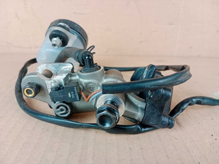 Ducati Multistrada 1200 S Pompa Hamulcowa Hamulca Brembo Przód 10-15
