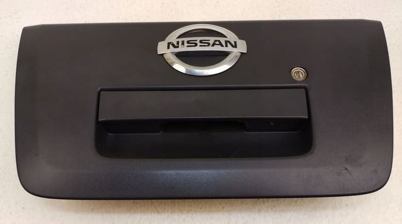nissan navara d40 zamek klamka maskownica burty tylnej