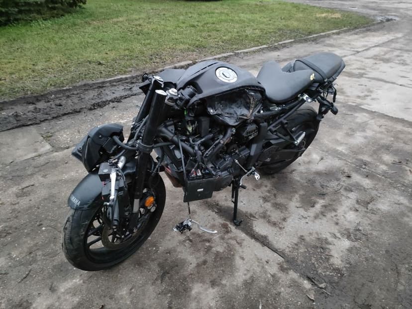 Yamaha mt 07 2025r najnowszy model uszkodzony części zony SWAP