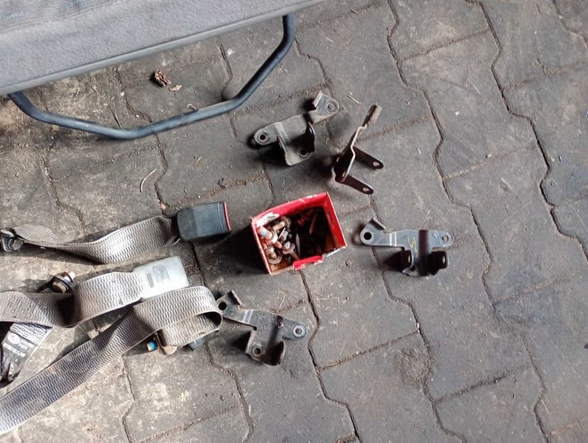 Fotele trzeci rząd 6, 7 miejsce Land Rover Discovery 1 89-98r. pasy