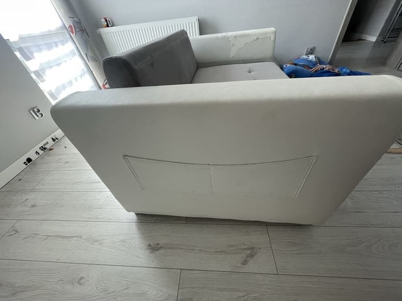 Wygodna rozkladana do spania kanapa/sofa