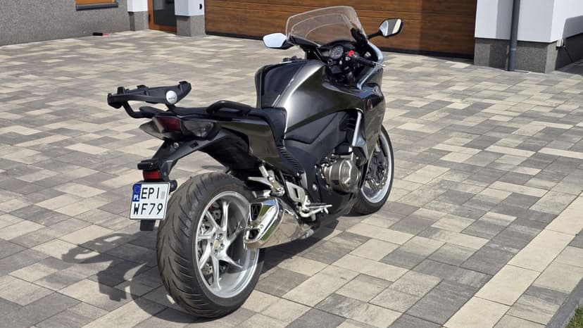 Honda VFR 1200F DCT 2015 automat BEZWYPADKOWA  film