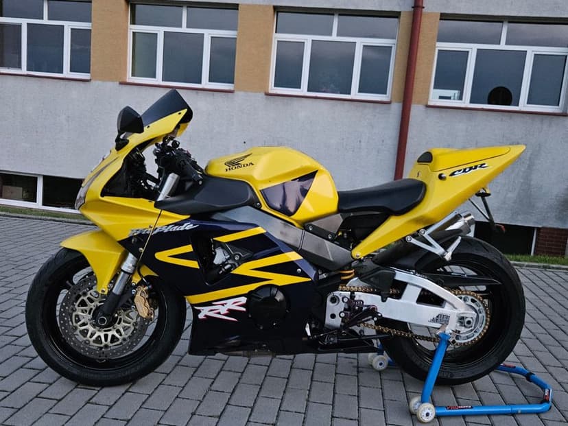 Honda CBR 900RR CBR954  SC50 Fireblade Zadbana Niski przebieg sportowy