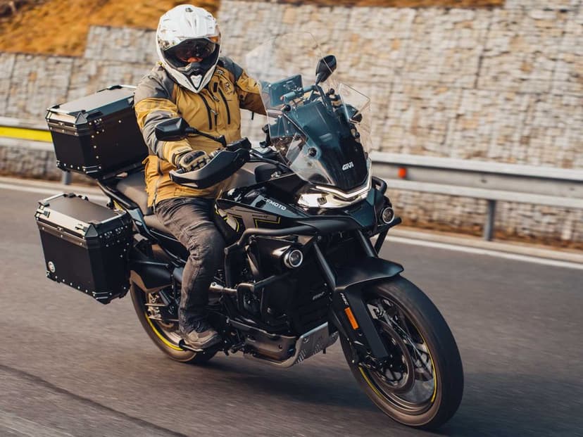 Wynajem motocykli Skrzyczewski BMW R1300 GS ADV ASA BMW R1250 GS BMW RT1200 CF MOTO 800 EXPLORE