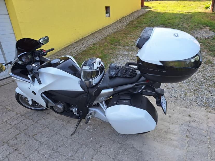 HONDA VFR 1200F 2010