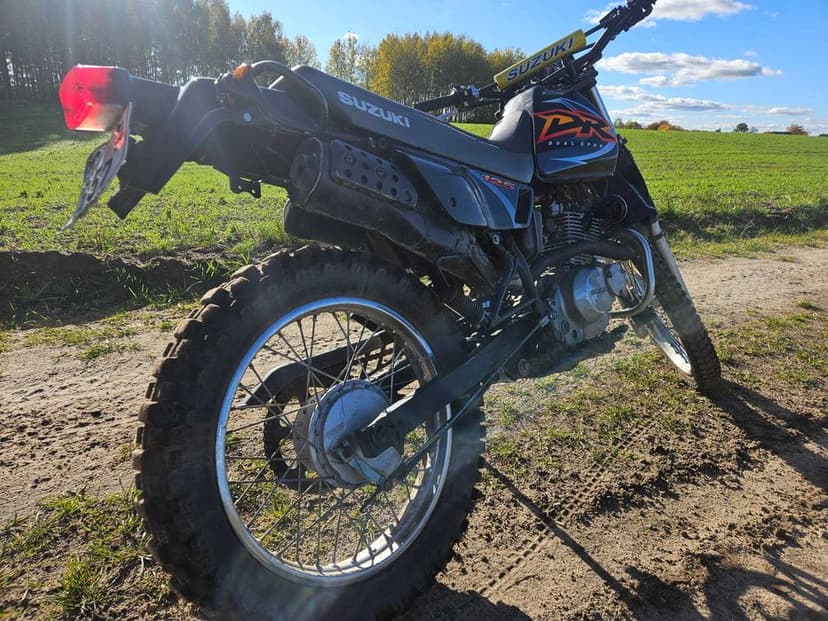 suzuki dr 125 SE