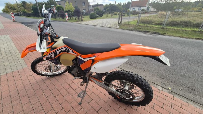 KTM EXC-F350 z Papierami